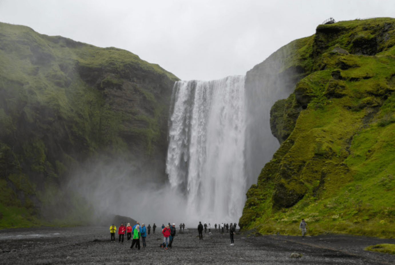 Cascada Skógafoss en Islandia