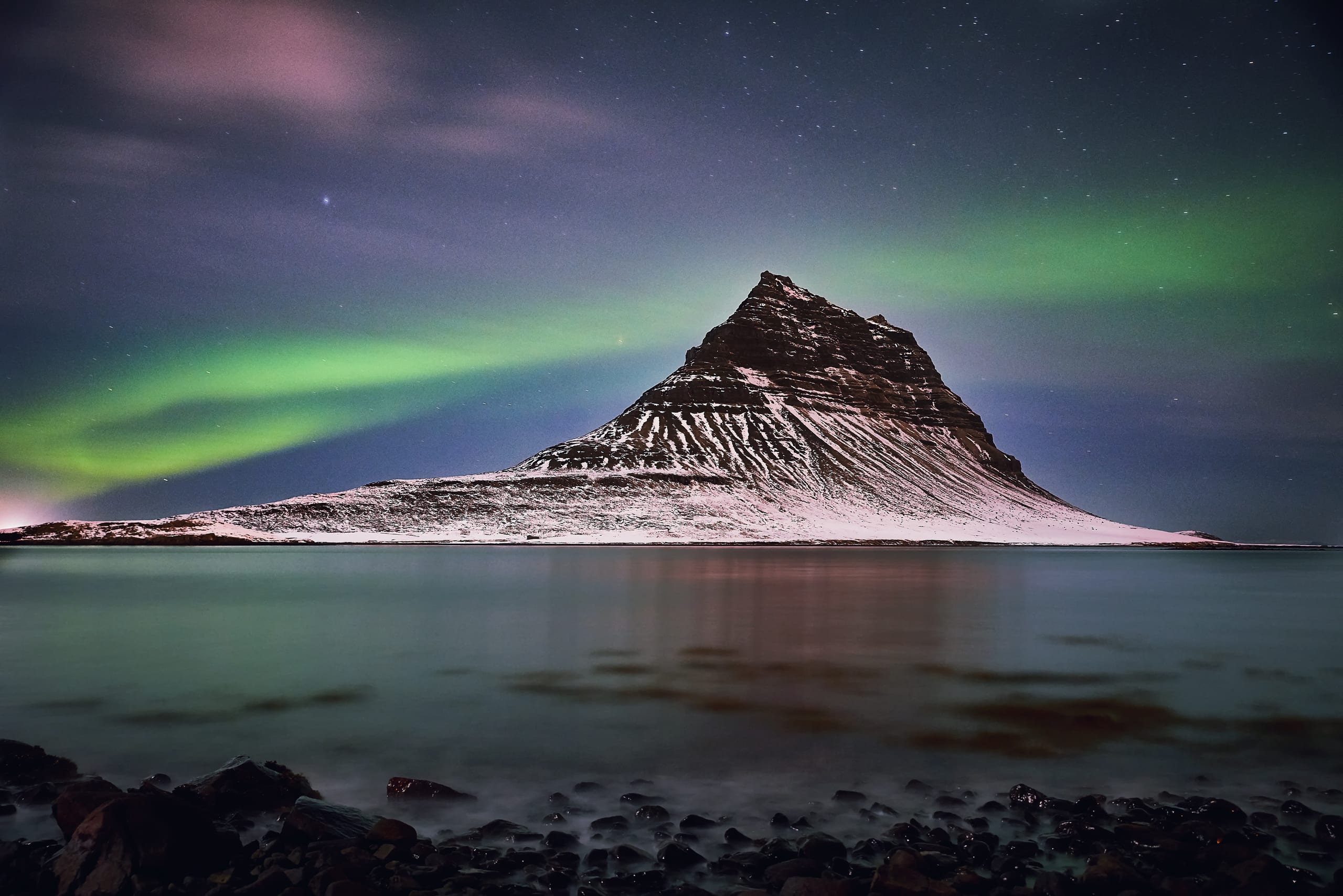 Montaña Kirkjufell en la península de Snæfellsnes